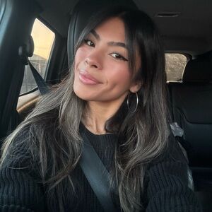 Meet your Posher, Leila